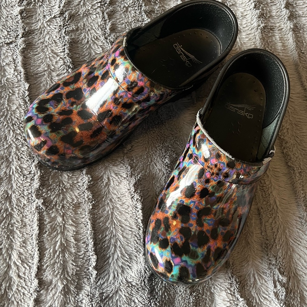 Womens Dansko Leopard Print Comfort Clogs Mules Shoes Size 6 36